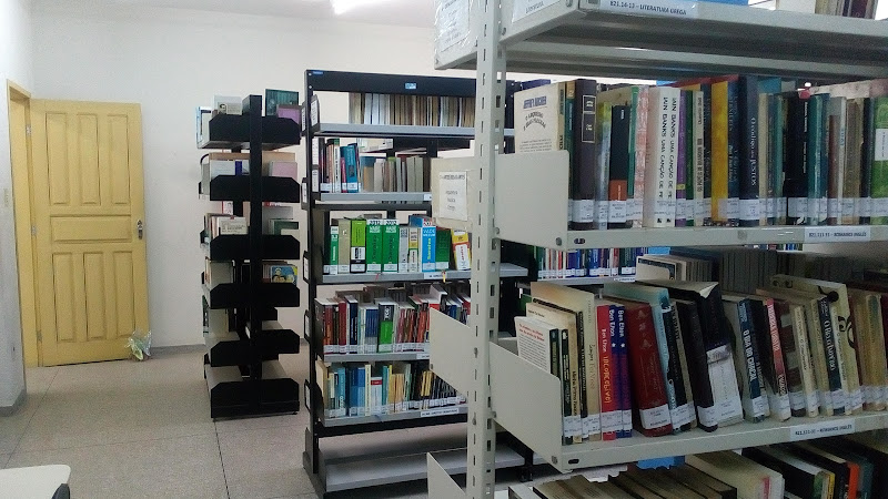 Biblioteca Municipal Ivone de Menezes Vieira